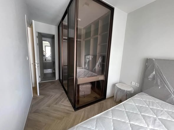 bedroom and room interior of CHAPTER THONGLOR 25