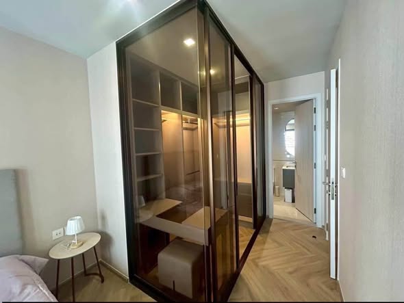 bedroom and room interior of CHAPTER THONGLOR 25