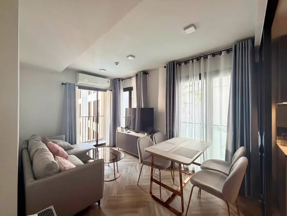 living room and bedroom of CHAPTER THONGLOR 25
