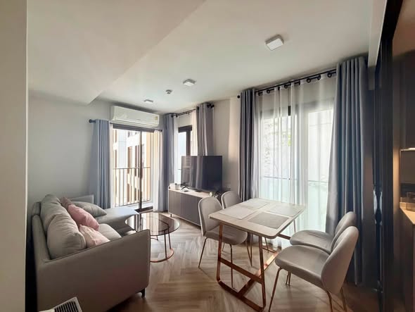 living room and bedroom of CHAPTER THONGLOR 25