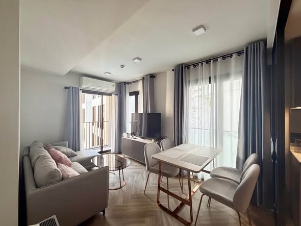 living room and bedroom of CHAPTER THONGLOR 25
