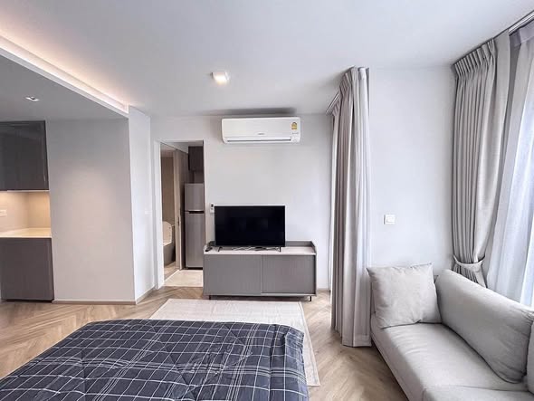 living room and bedroom of CHAPTER THONGLOR 25