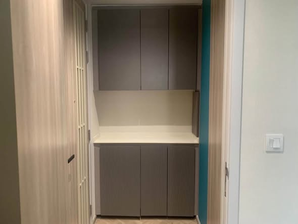 room interior and bathroom of CHAPTER THONGLOR 25