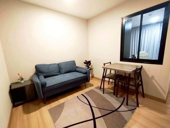 bedroom and living room of Chateau In Town Sukhumvit 64/1.