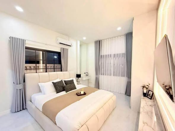 bedroom of CHEVALIER PROPERTY AND REALESTATE CO.,LTD.