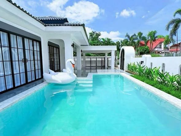 pool of CHEVALIER PROPERTY AND REALESTATE CO.,LTD.