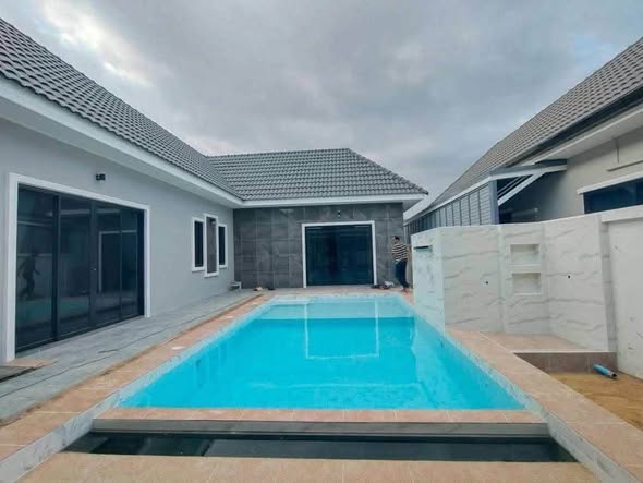 pool of CHEVALIER PROPERTY AND REALESTATE CO.,LTD.