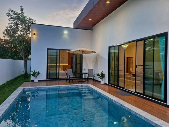 pool and room interior of CHEVALIER PROPERTY AND REALESTATE CO.,LTD.