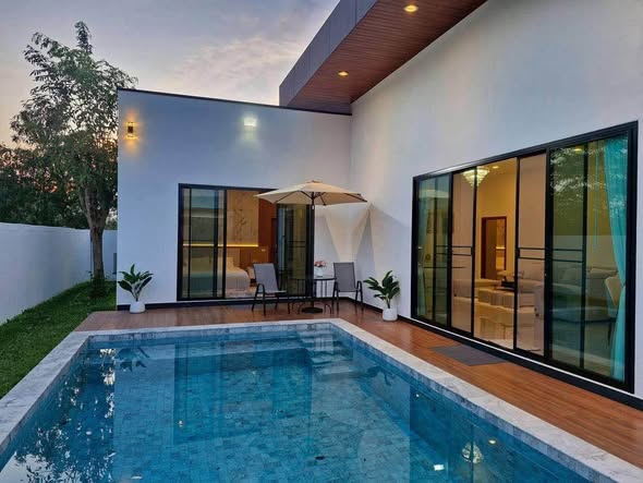 pool and room interior of CHEVALIER PROPERTY AND REALESTATE CO.,LTD.