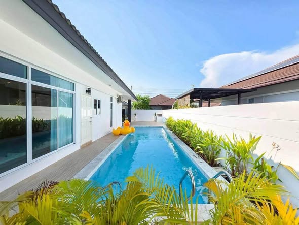 pool and room interior of CHEVALIER PROPERTY AND REALESTATE CO.,LTD.