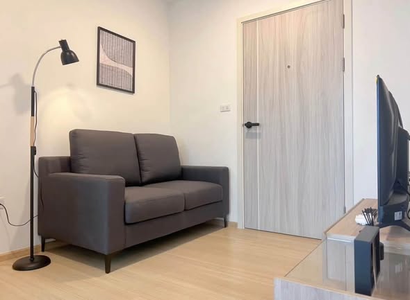 living room and bedroom and room interior of Chewathai Hallmark Ladprao – Chokchai 4