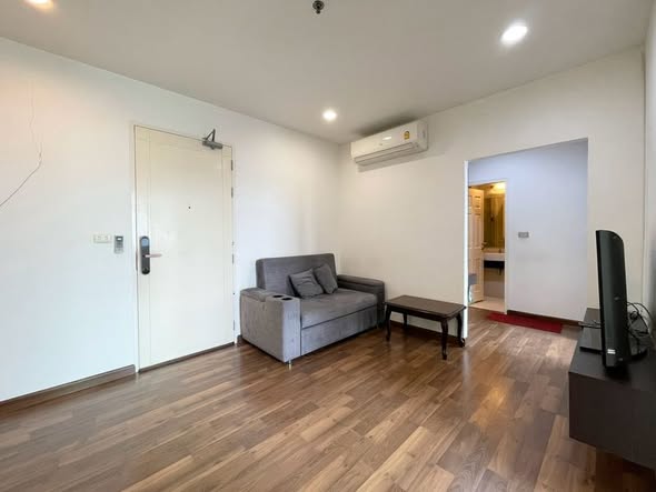 living room and room interior of Chewathai Ratchaprarop