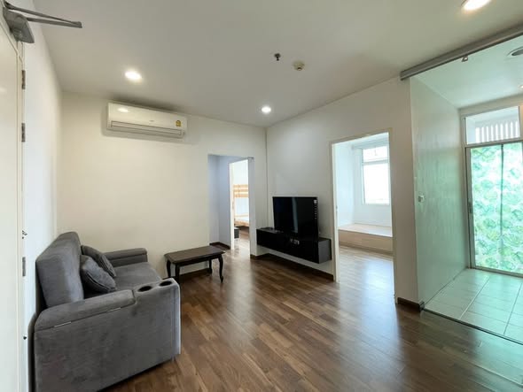 living room and room interior of Chewathai Ratchaprarop