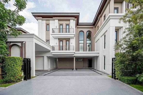 Cinq Royal Krungthep Kreetha