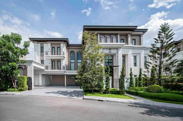 Cinq Royal Krungthep Kreetha