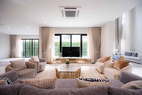living room of Cinq Royal Krungthep Kreetha