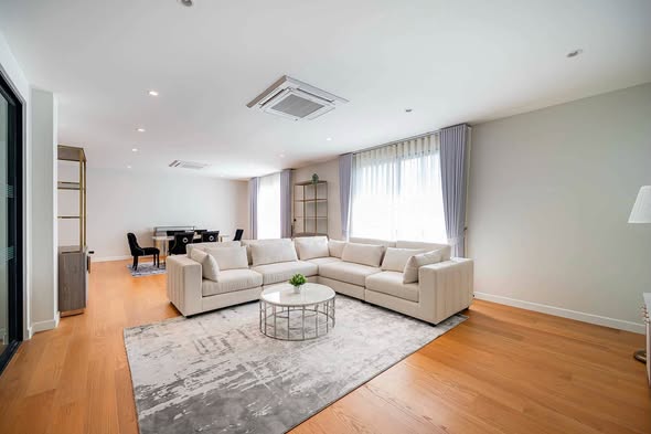 living room and room interior of Cinq Royal Krungthep Kreetha