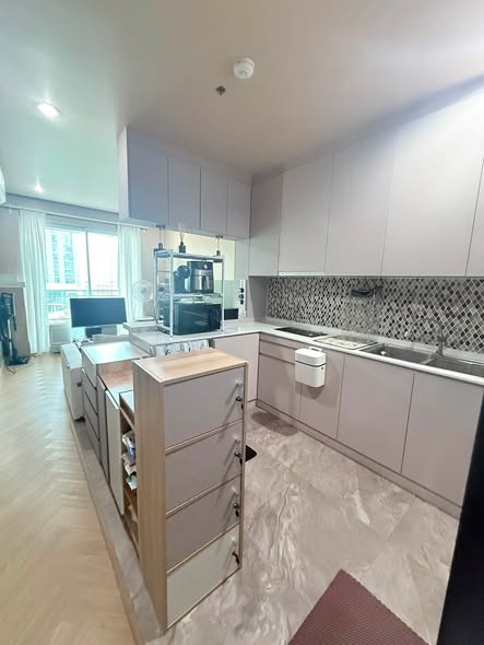 kitchen of Circle Condominium