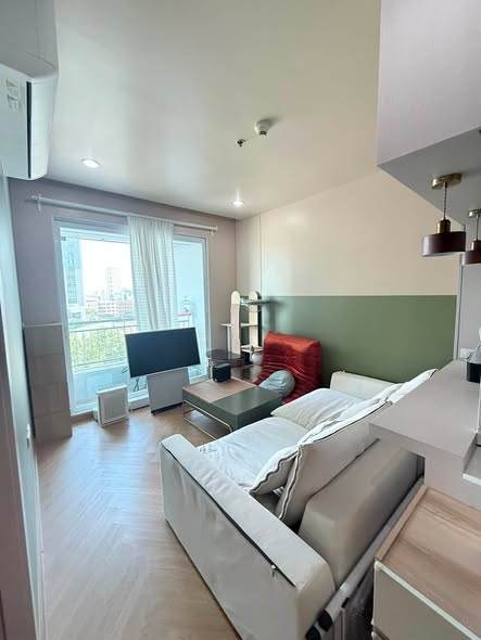 living room and bedroom of Circle Condominium