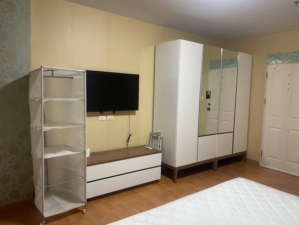 bedroom and room interior of City Home Sukhumvit