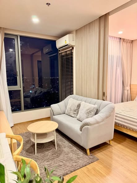 living room and bedroom of CLOUD Thonglor-Phetchaburi