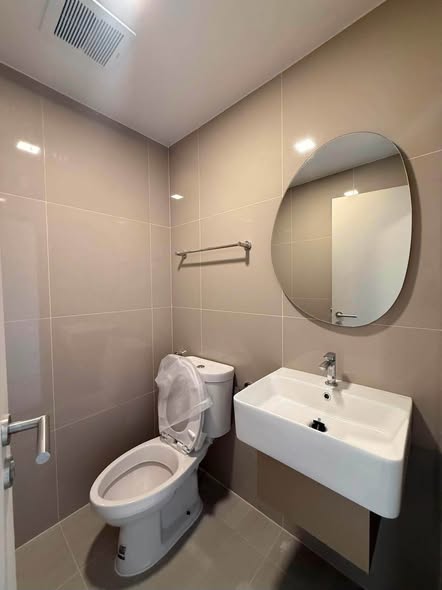 bathroom of COBE Ratchada-Rama 9