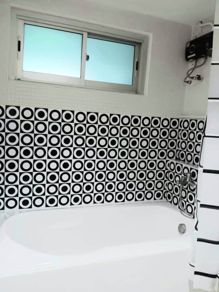 bathroom of Condo One Thong Lo