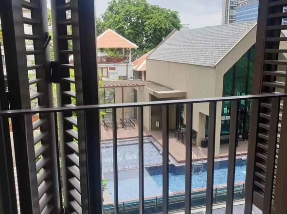 pool of Condolette Dwell Sukhumvit 26