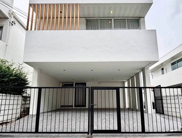 Courtyard Villa