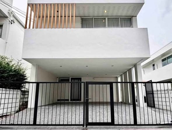 Courtyard Villa