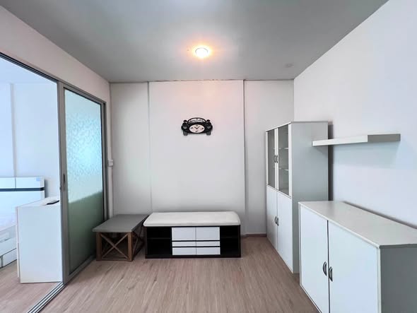 bedroom and room interior of D Condo Rattanathibet