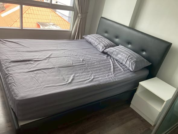 bedroom of D Condo Sukhumvit 109