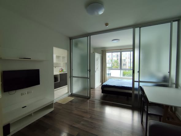 bedroom and room interior of D Condo Sukhumvit 109