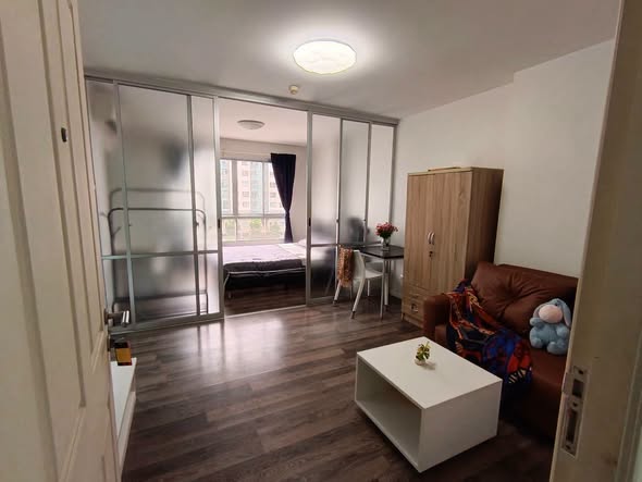 room interior of D Condo Sukhumvit 109