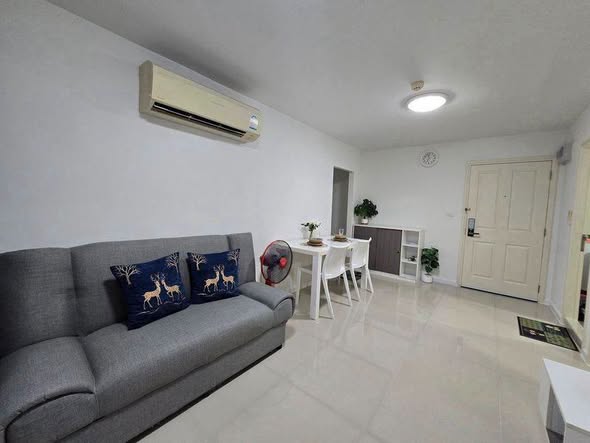 bedroom and living room of D Vieng Santitham