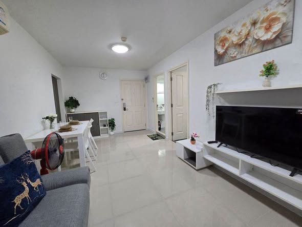 living room and bedroom of D Vieng Santitham