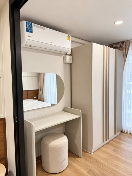 bedroom and room interior of ซิตี้วิลล่า คอนโด D2
