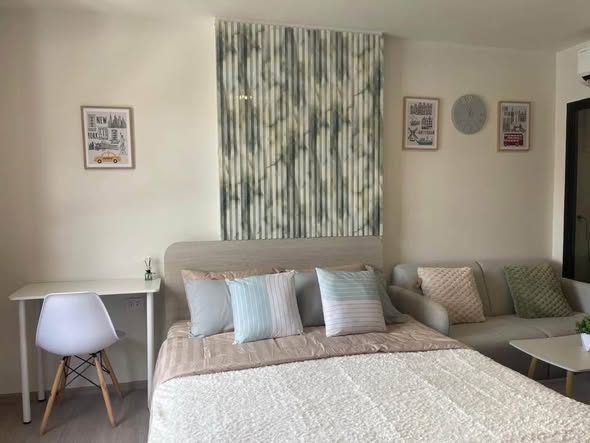 bedroom of dcondo Reef Phuket