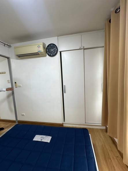 bedroom of Den Vibhavadi