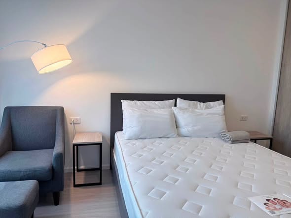 bedroom of DENIM Jatujak