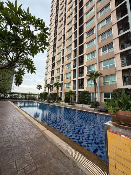 pool of Diamond Sukhumvit