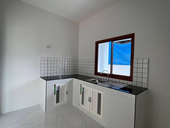bathroom and kitchen of Diya Valley Saraphi