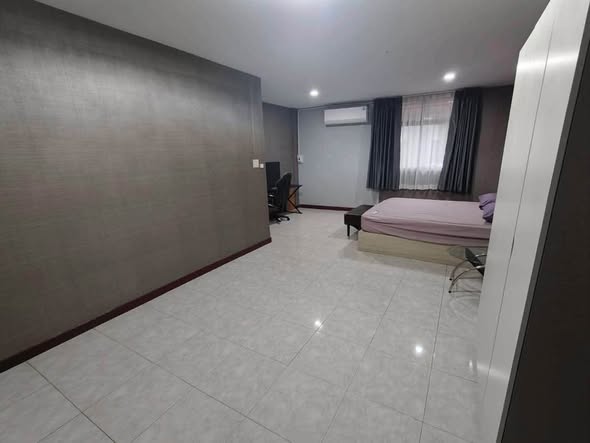 bedroom of Double DD House @MRT Sutthisan