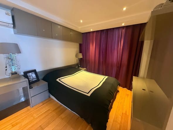 bedroom of Downtown49