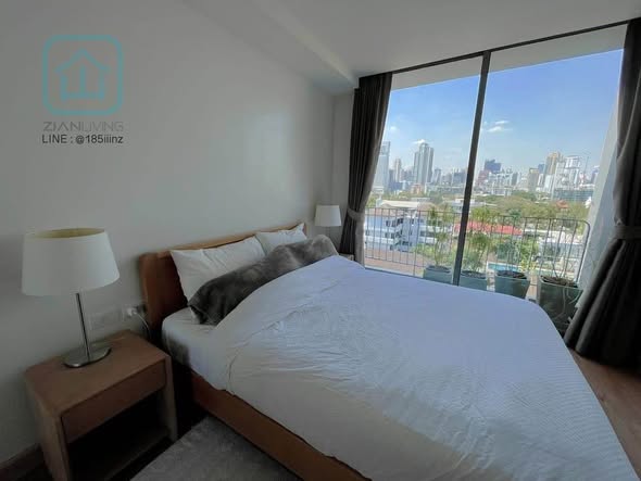bedroom of Downtown49