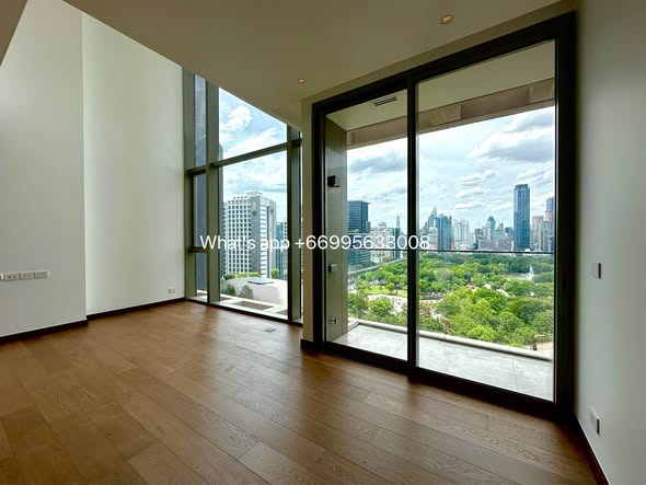 room interior of Dusit Central Park