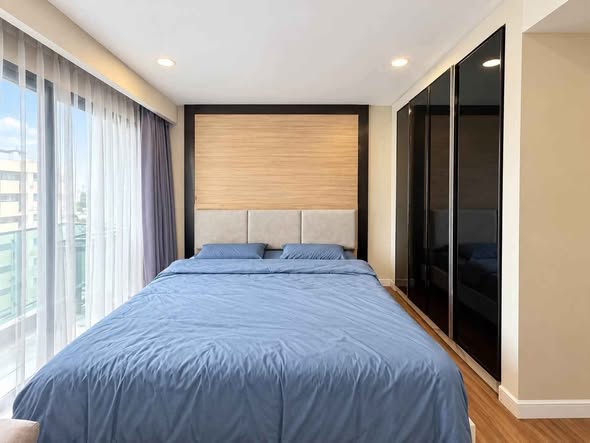 bedroom and room interior of Dusit Grand Park