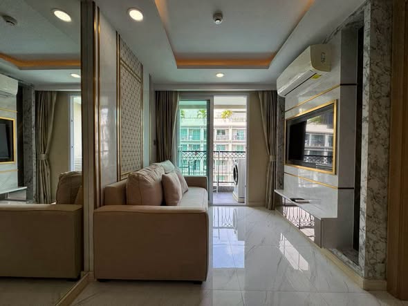 living room and bedroom of Dusit Grand Park