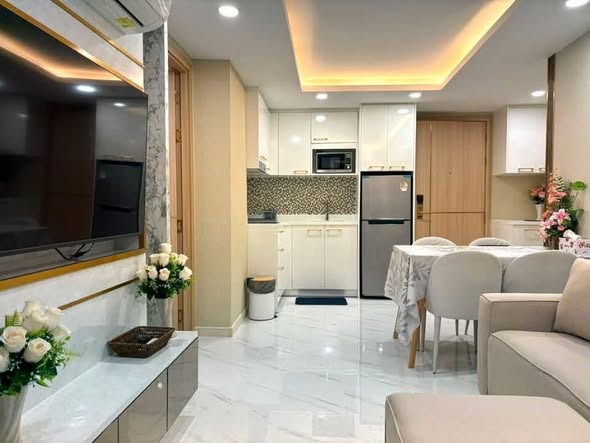 living room and kitchen of Dusit Grand Park