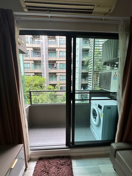 bedroom and room interior of Ease1 Rama2